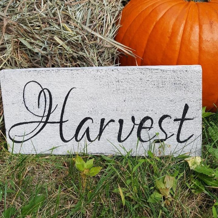 Rustic Harvest Sign - A Rustic Feeling